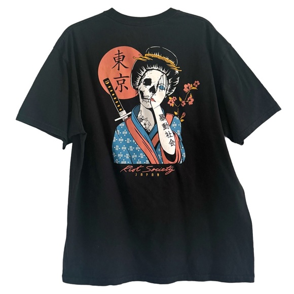 ☘️ 3/$17 Riot Society Black Tee with Geisha/Skull and Floral Design XL - Picture 10 of 10